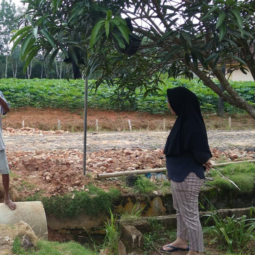 Jumat Bersih, Warga Desa Gotong Royong Bangun Dan Bersihkan Drainase